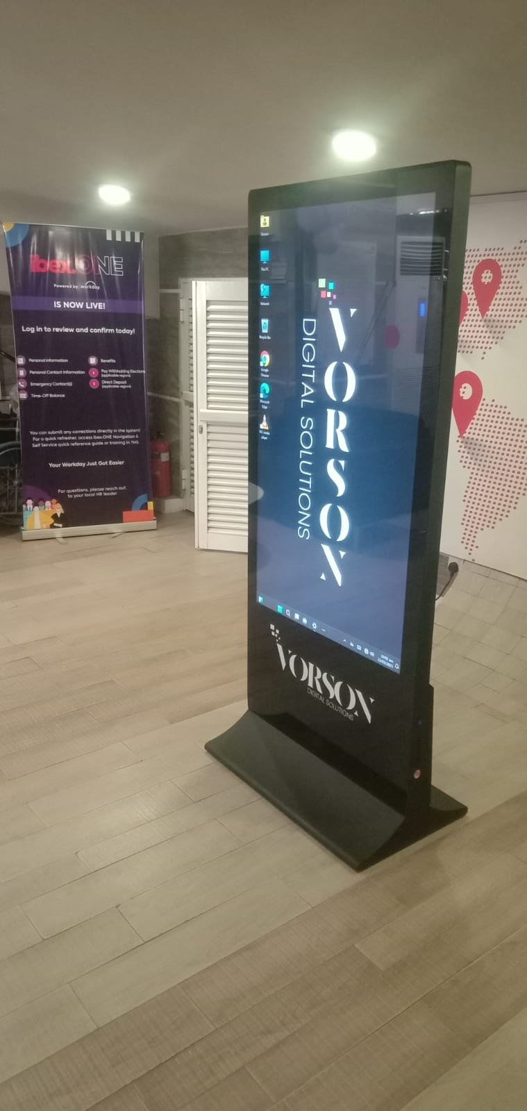 Digital Glass Standee 55 Inch -1